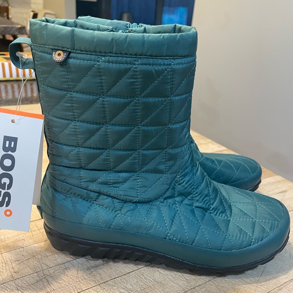 Bogs Quilted Winter Boots in Teal